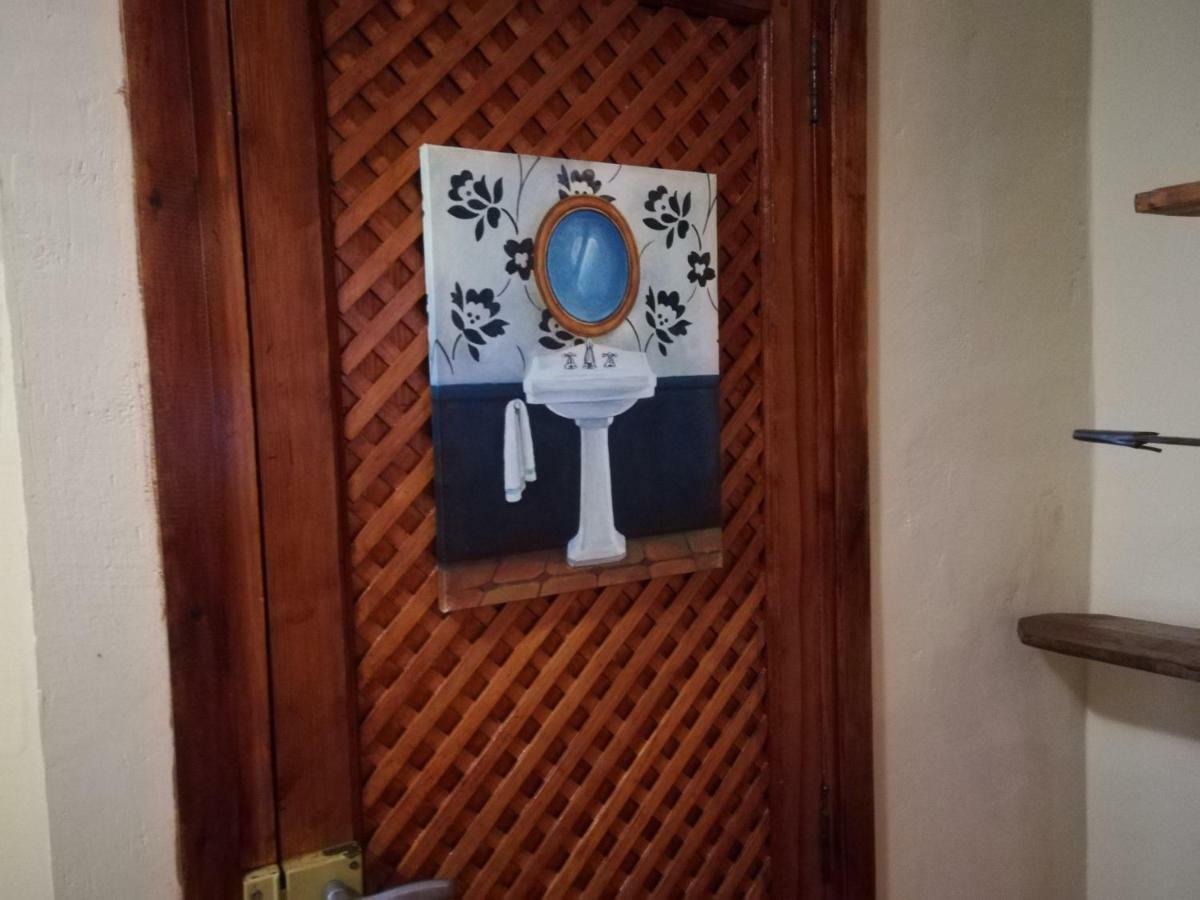 Los Angeles Del Romero Guest House Gatova ภายนอก รูปภาพ