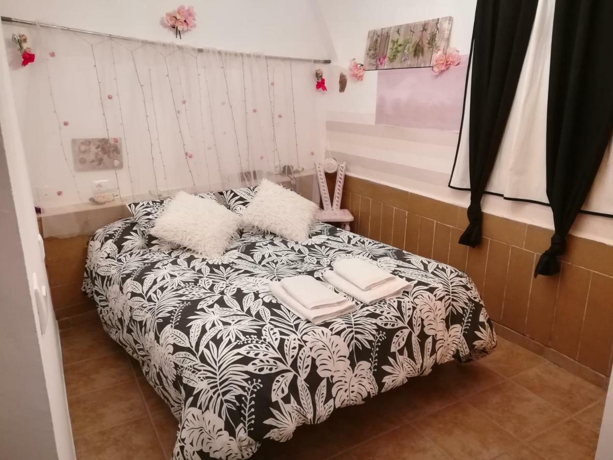 Los Angeles Del Romero Guest House Gatova ภายนอก รูปภาพ